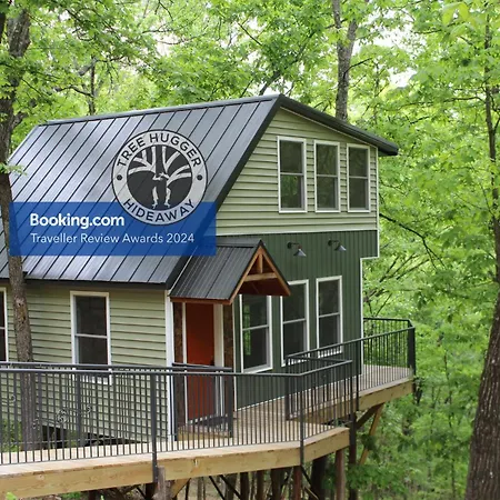Secluded Treehouse In The Woods - Tree Hugger Hideaway Villa